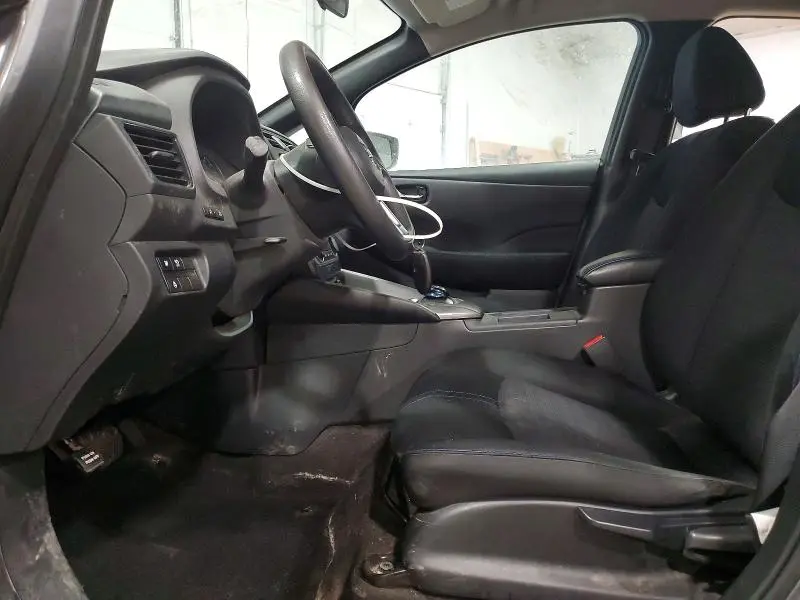 2019 NISSAN LEAF S  