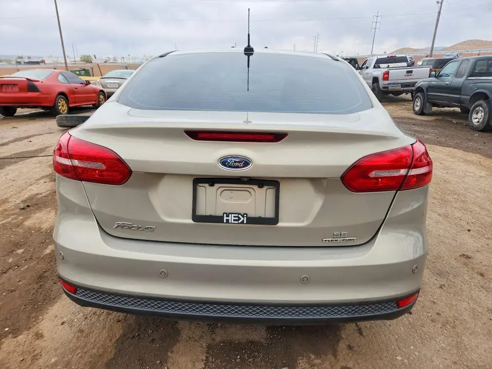 2016 FORD FOCUS SE  