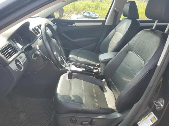 2013 VOLKSWAGEN PASSAT SE  