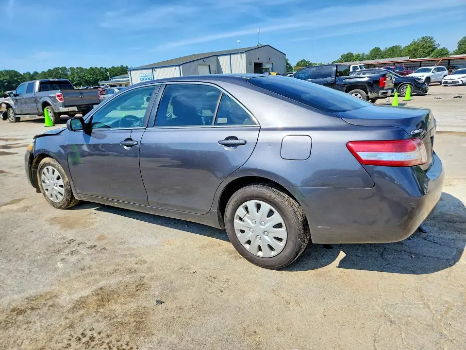 2011 TOYOTA CAMRY LE  