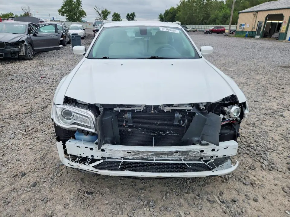 2017 CHRYSLER 300 LIMITED  