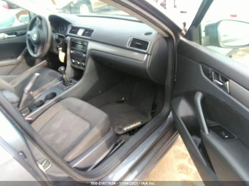 2012 VOLKSWAGEN PASSAT S
