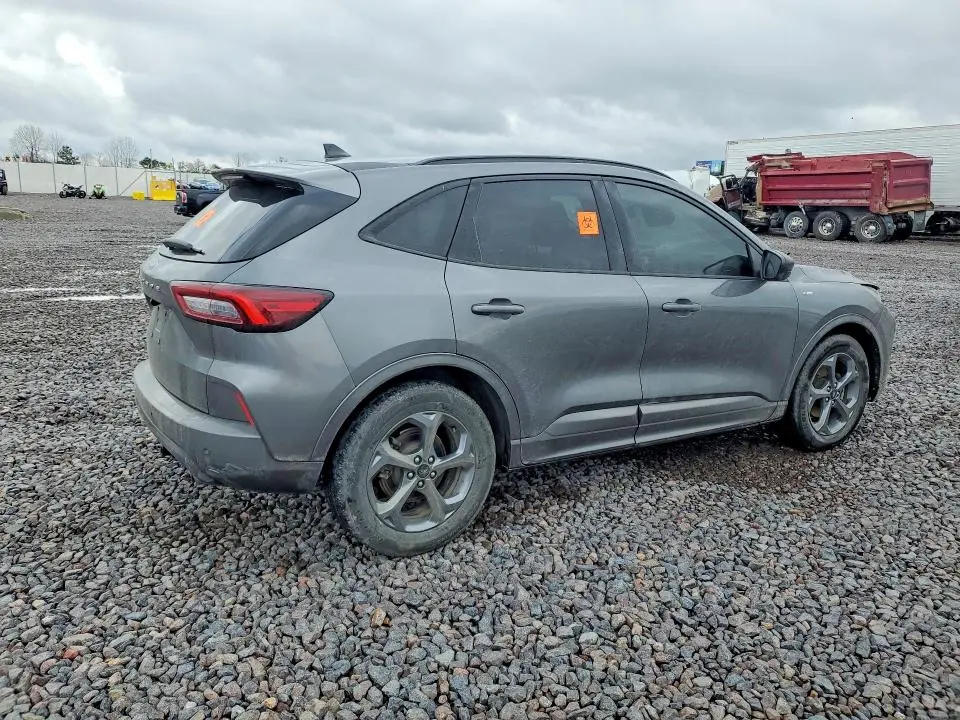 2023 FORD ESCAPE ST LINE  