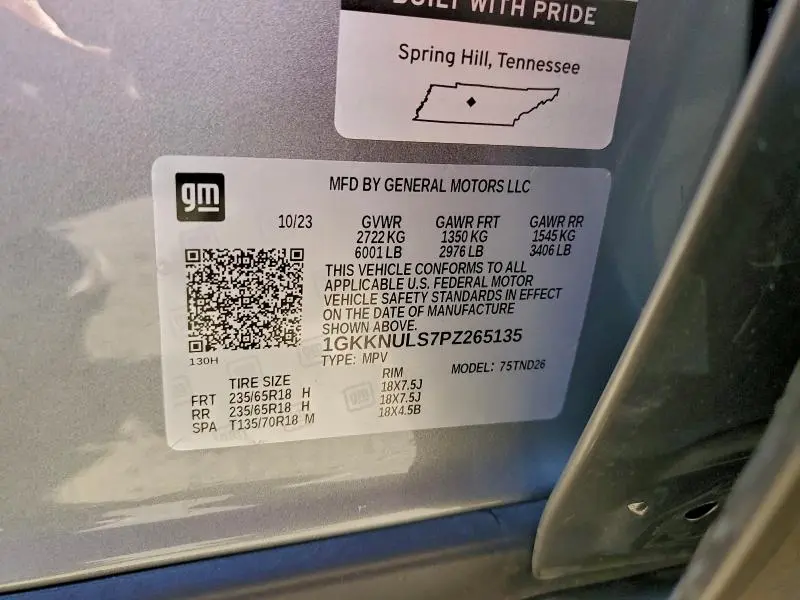 2023 GMC ACADIA SLT  