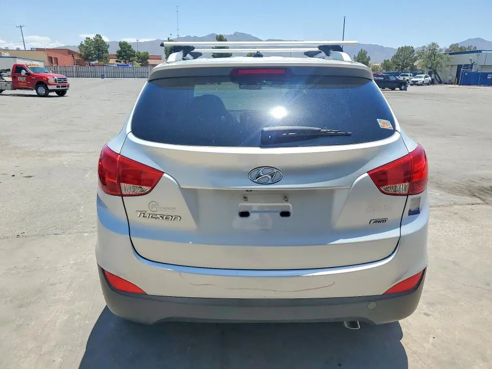 2015 HYUNDAI TUCSON SE  
