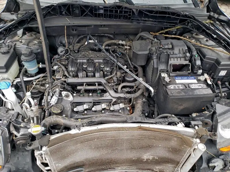 2011 HYUNDAI SANTA FE SE  