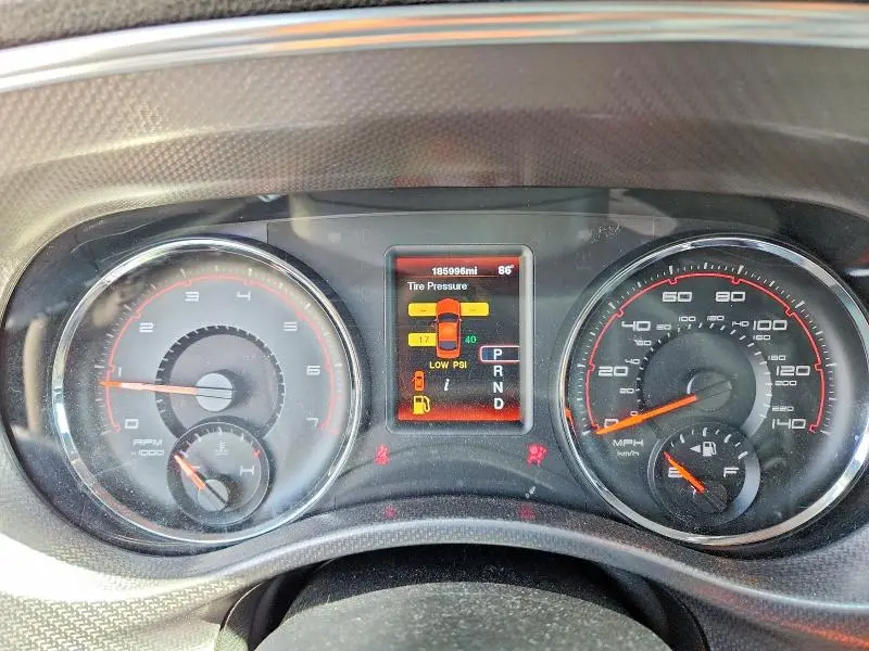 2012 DODGE CHARGER SE  
