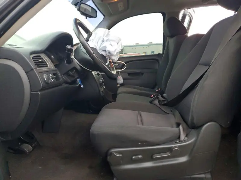 2010 CHEVROLET SUBURBAN C1500 LS  