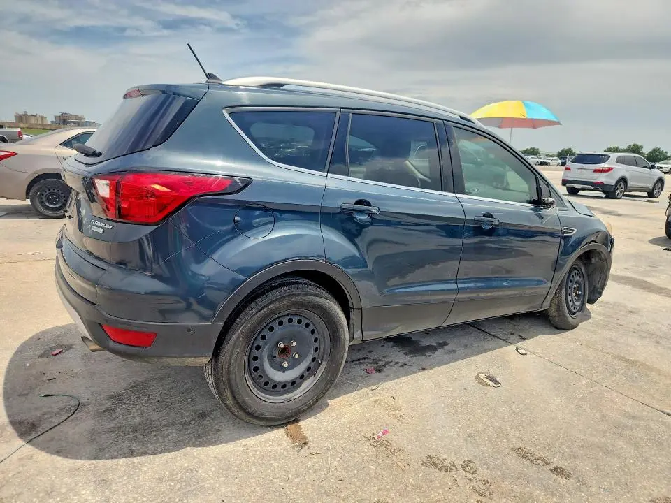 2019 FORD ESCAPE TITANIUM  