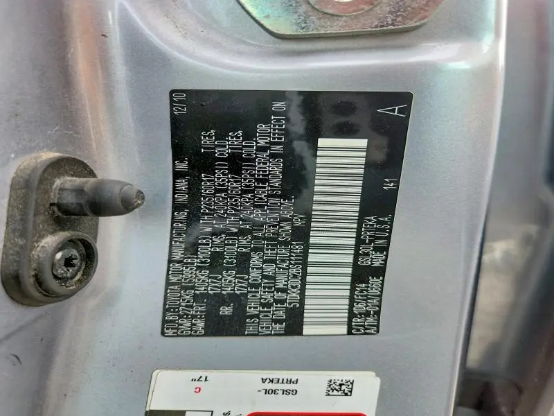2011 TOYOTA SIENNA LE  