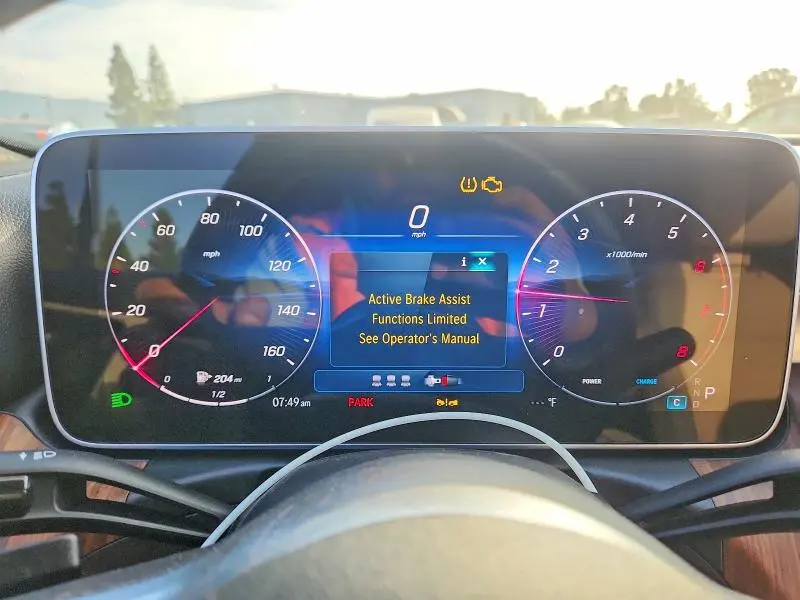 2025 MERCEDES-BENZ C 300  