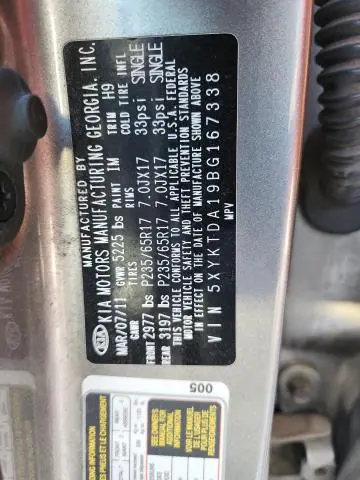 2011 KIA SORENTO BASE  