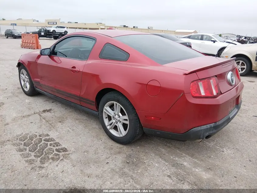 2011 FORD MUSTANG V6