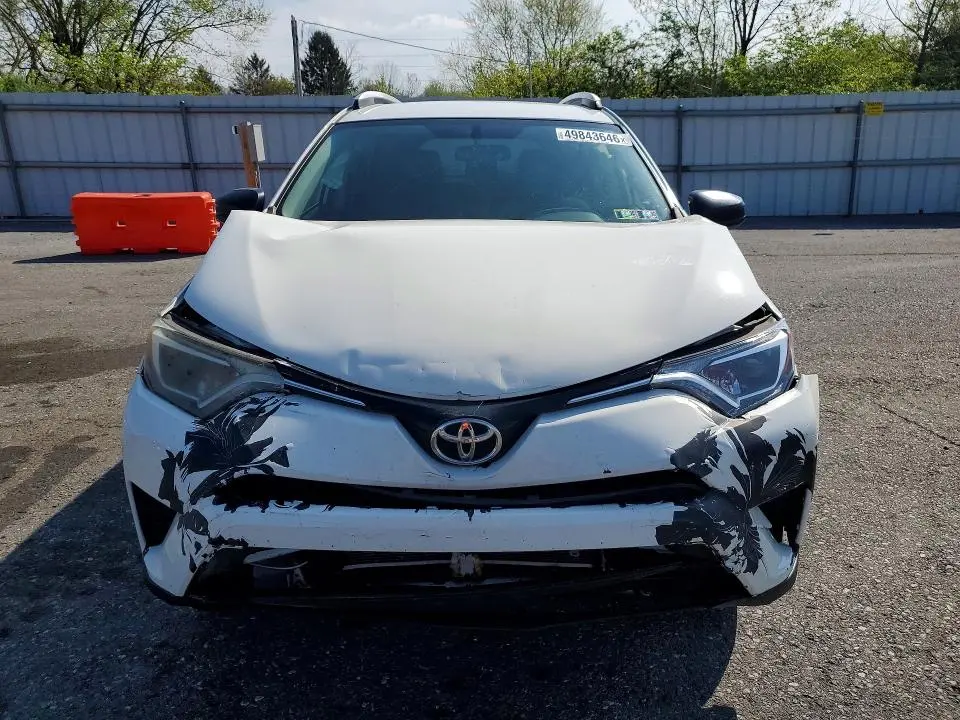 2016 TOYOTA RAV4 LE  