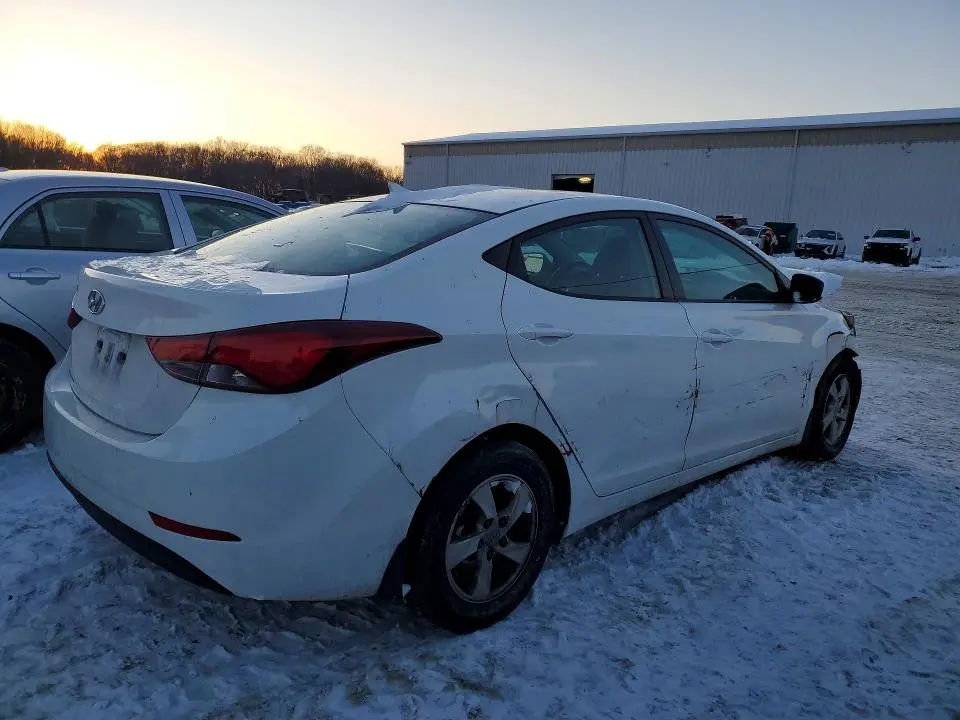 2015 HYUNDAI ELANTRA SE  