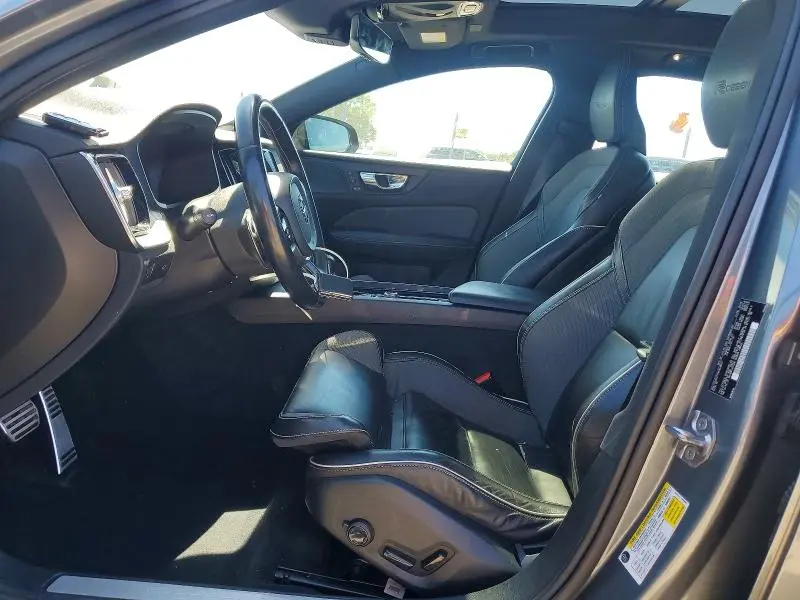 2019 VOLVO S60 T6 R-DESIGN  