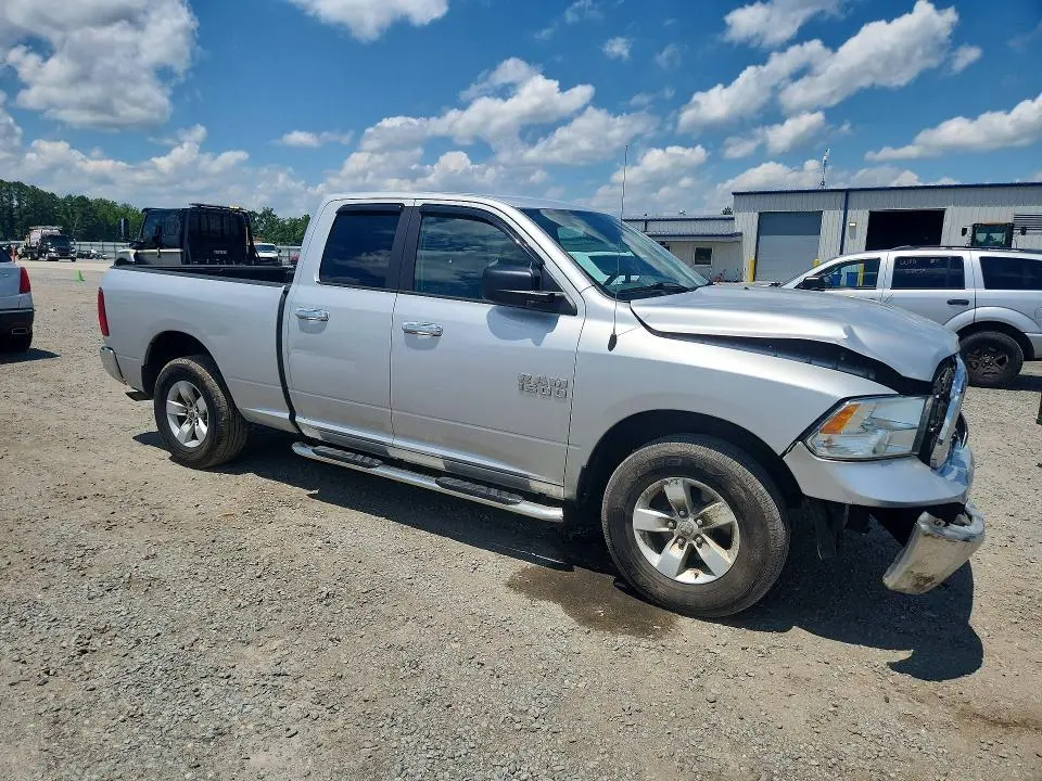 2016 RAM 1500 SLT  