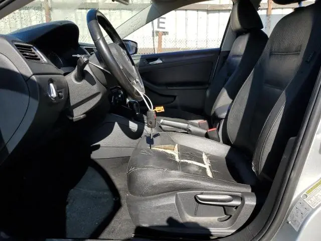 2012 VOLKSWAGEN JETTA SE  