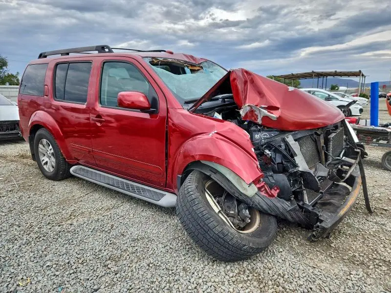 2010 NISSAN PATHFINDER S  