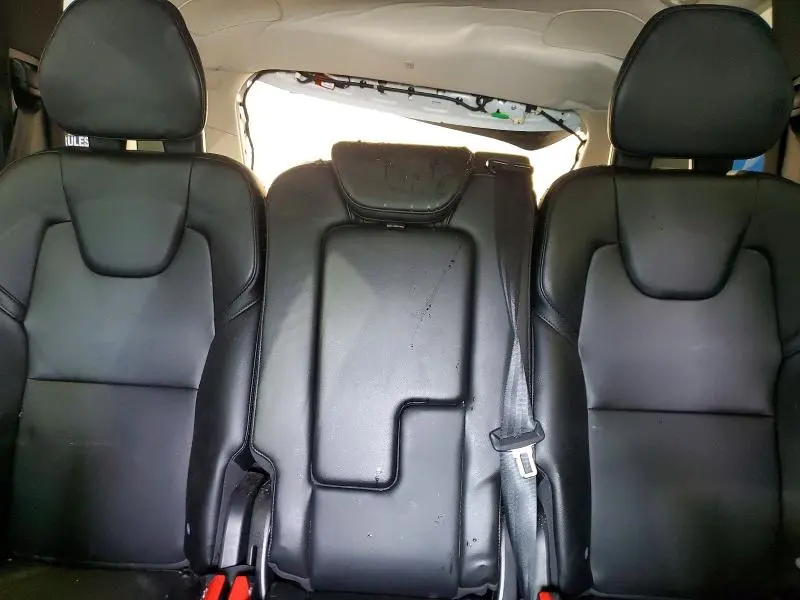 2017 VOLVO XC90 T5  