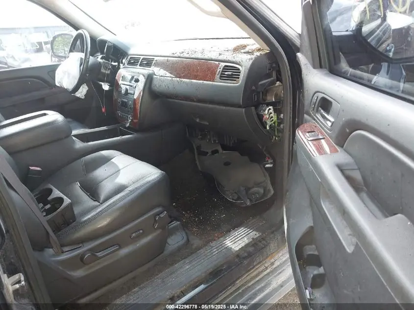 2013 CHEVROLET AVALANCHE LT