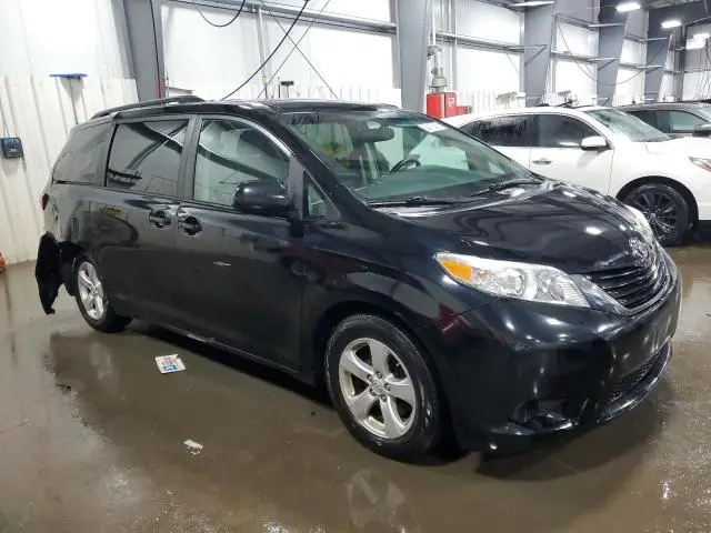 2016 TOYOTA SIENNA LE  