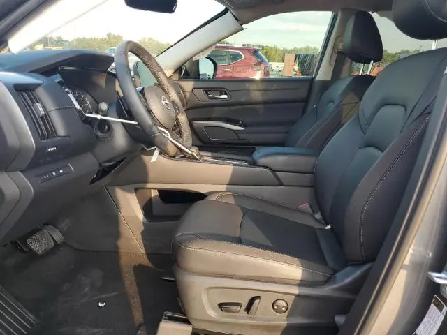 2025 NISSAN PATHFINDER SL  