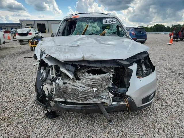 2011 HYUNDAI SANTA FE SE  