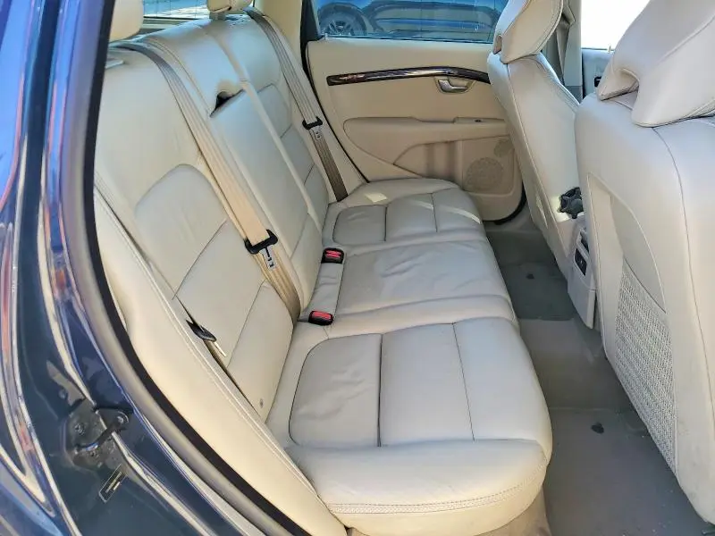 2011 VOLVO XC70 T6  