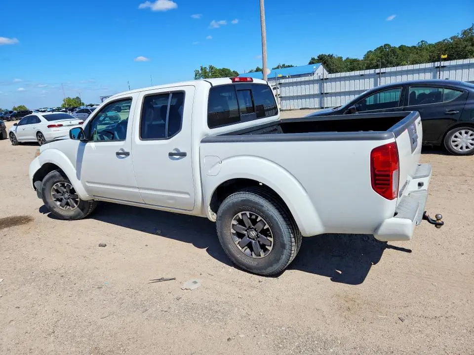 2015 NISSAN FRONTIER DESERT RUNNER  