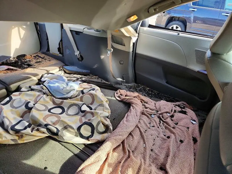 2011 TOYOTA SIENNA XLE 8-PASSENGER  