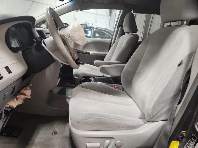 2013 TOYOTA SIENNA LE  