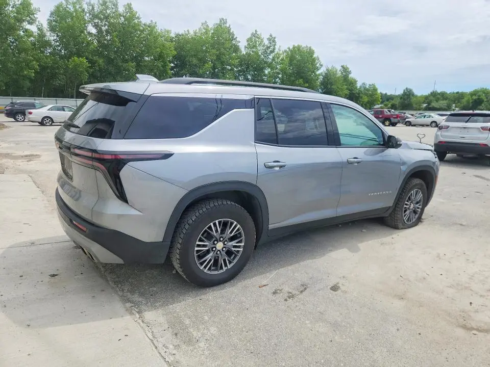 2025 CHEVROLET TRAVERSE LT  
