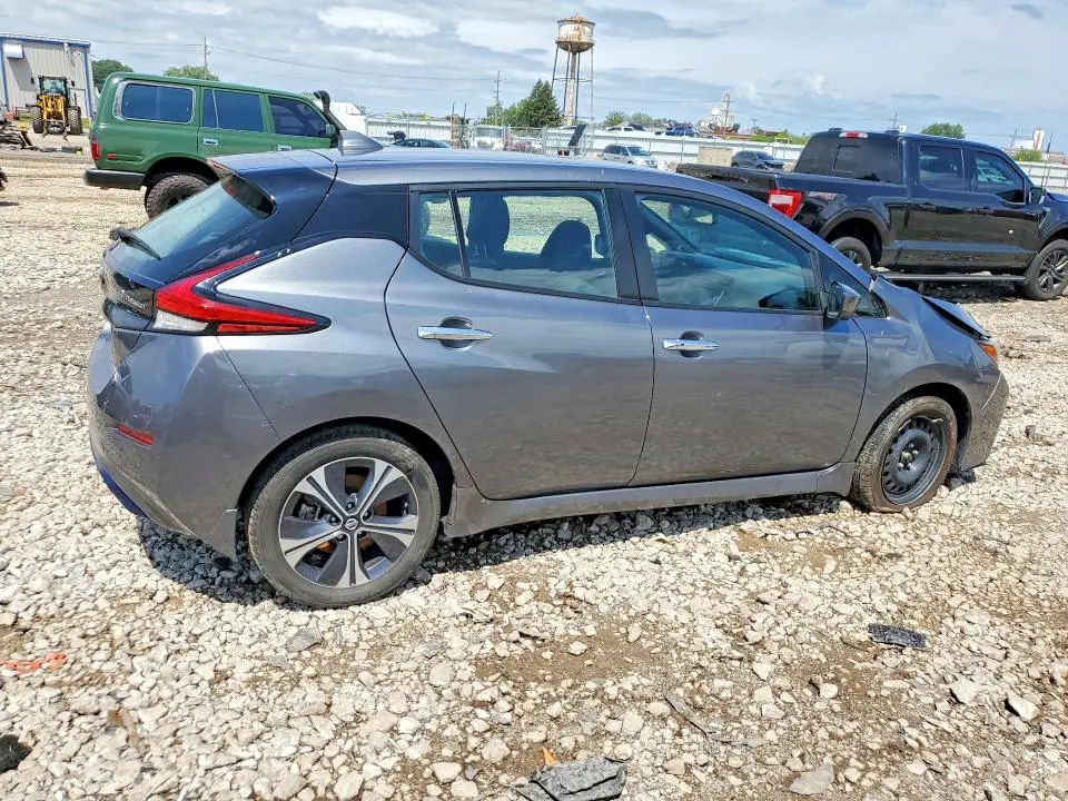 2022 NISSAN LEAF SV PLUS  