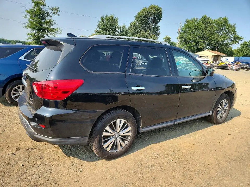 2019 NISSAN PATHFINDER SL  