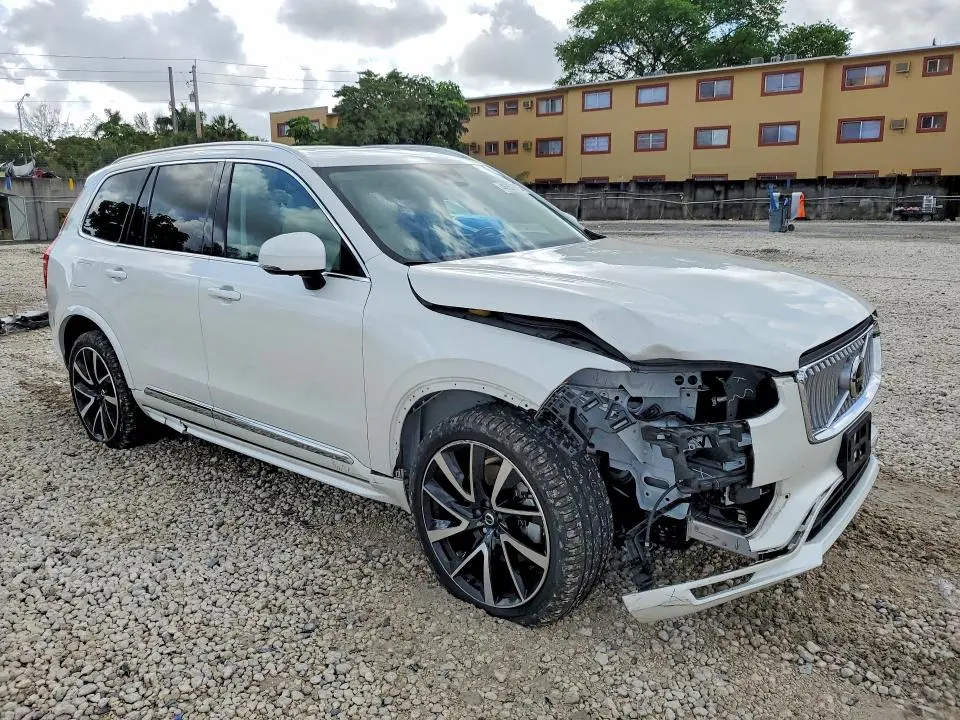 2024 VOLVO XC90 PLUS  