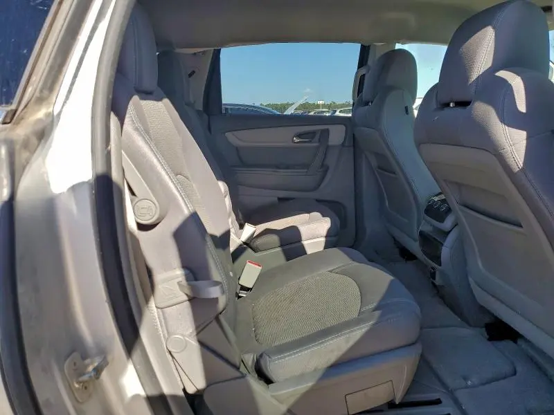 2015 CHEVROLET TRAVERSE LT  