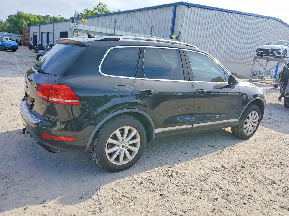 2011 VOLKSWAGEN TOUAREG V6  