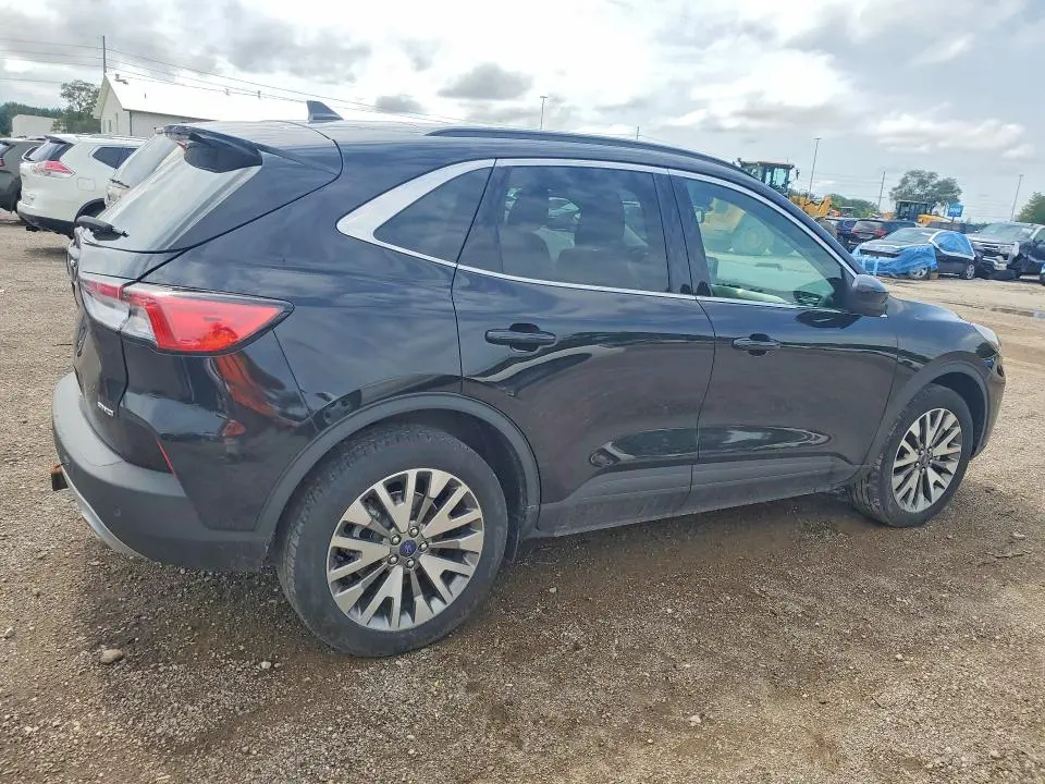 2022 FORD ESCAPE TITANIUM  