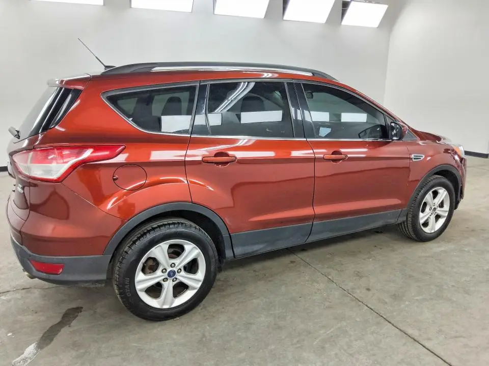 2016 FORD ESCAPE SE  