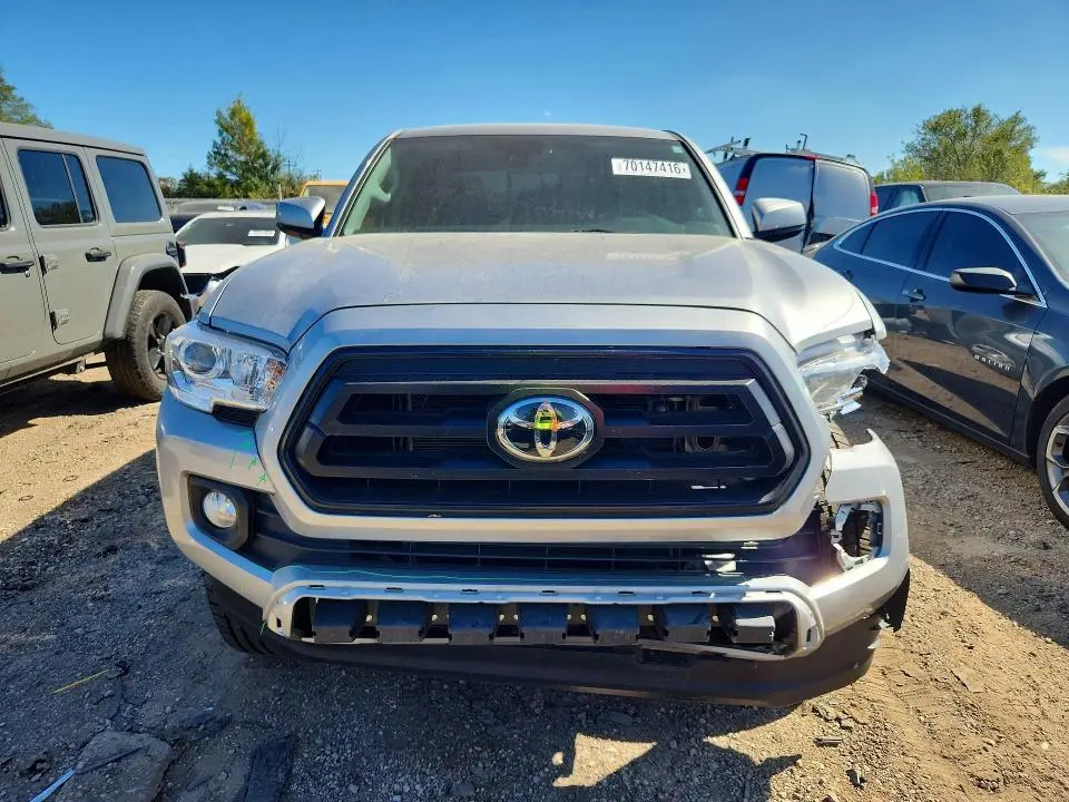2022 TOYOTA TACOMA SR V6  