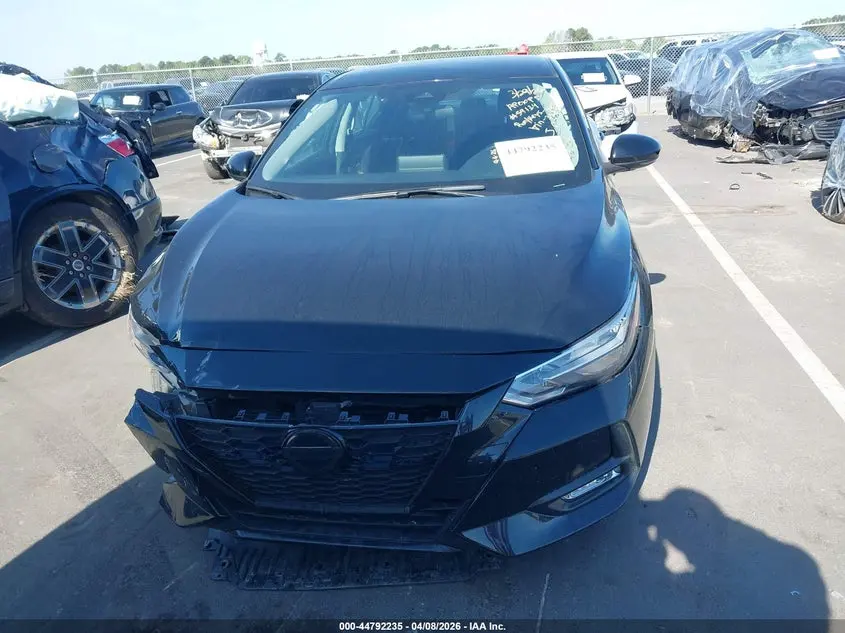 2023 NISSAN SENTRA SR XTRONIC CVT