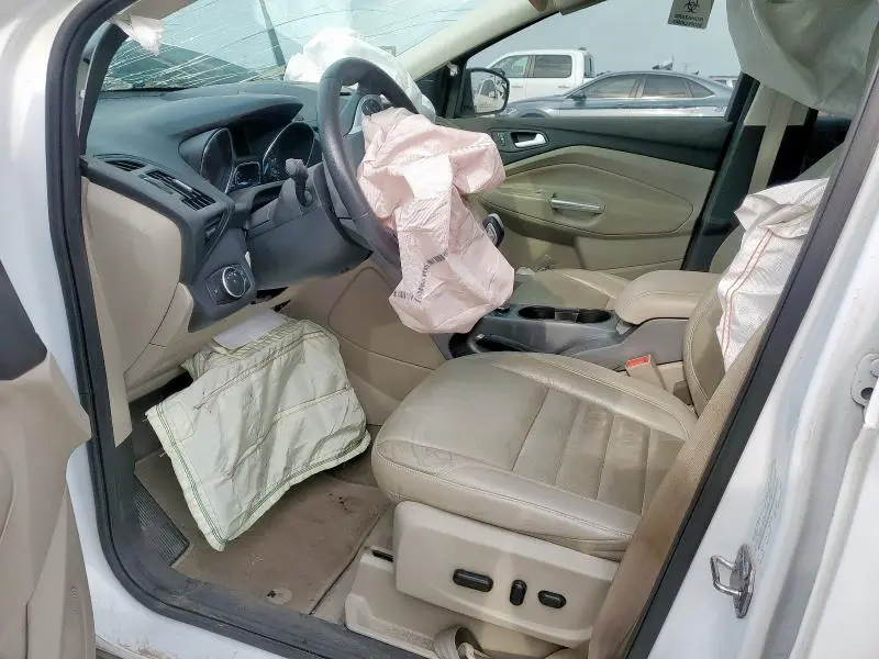 2015 FORD ESCAPE SE  