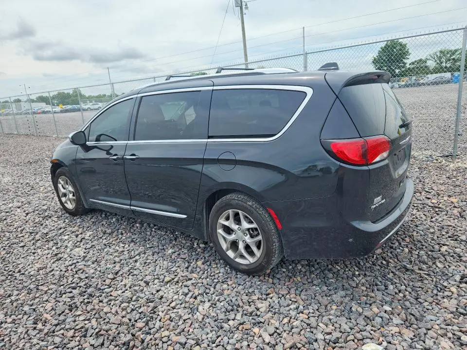 2019 CHRYSLER PACIFICA LIMITED  