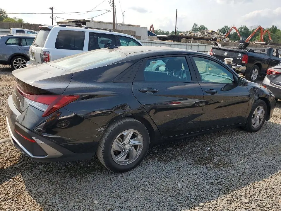 2024 HYUNDAI ELANTRA SE  