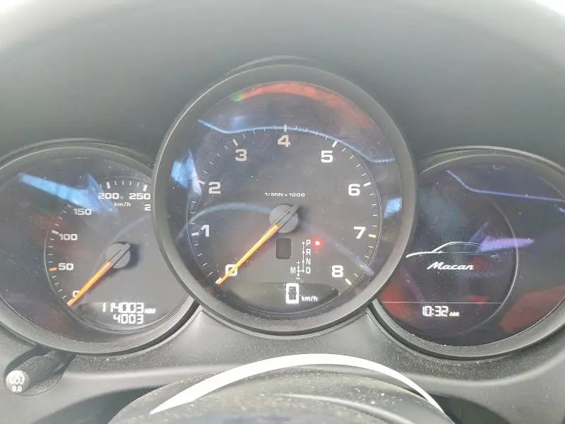 2018 PORSCHE MACAN   