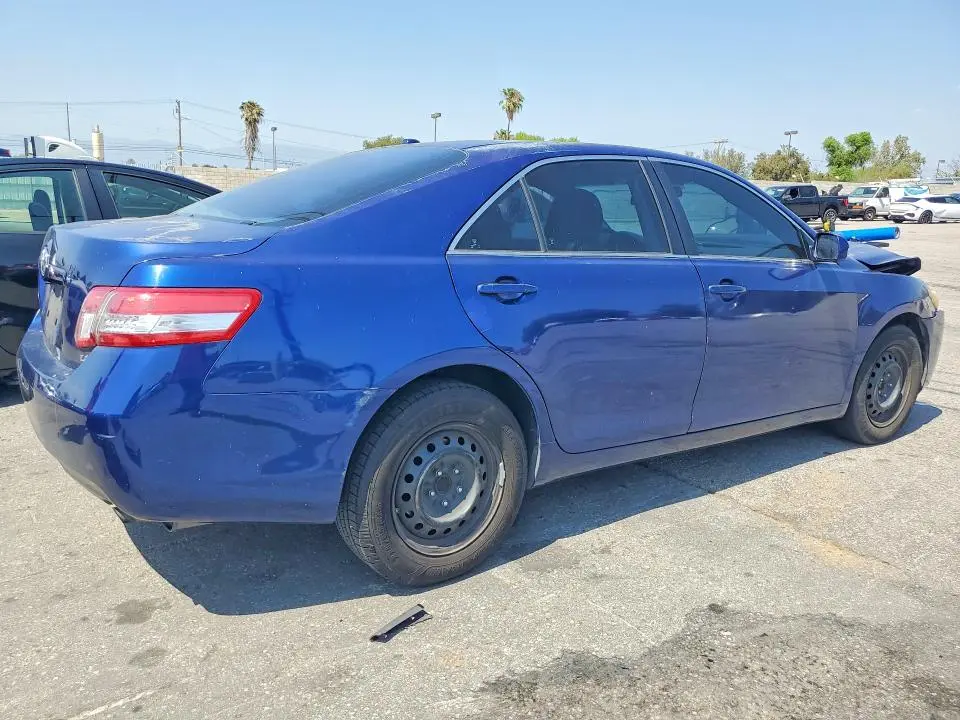 2011 TOYOTA CAMRY LE  