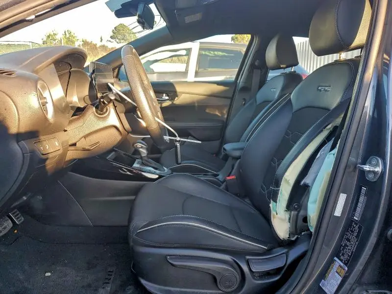 2023 KIA FORTE GT LINE  