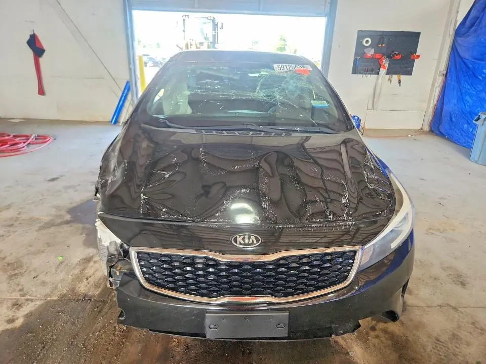 2017 KIA FORTE LX  