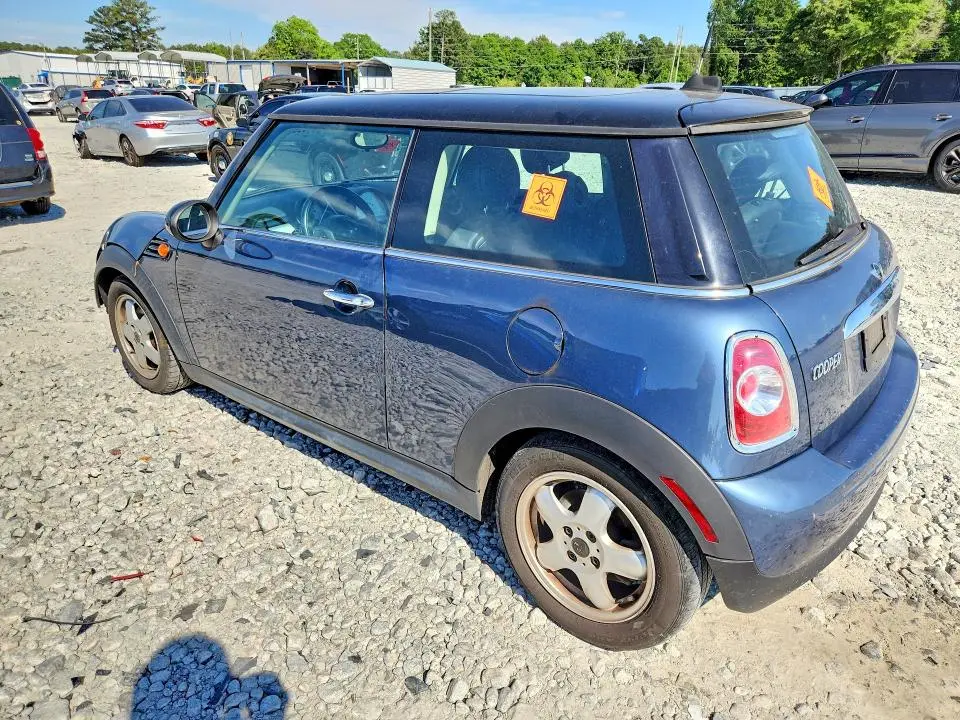 2011 MINI COOPER   